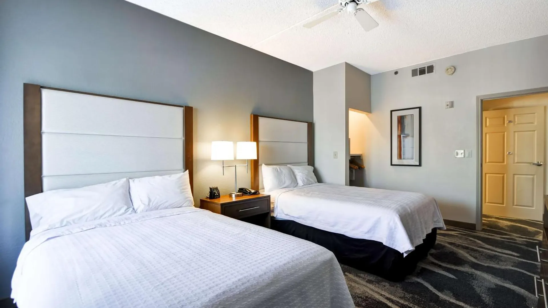 Homewood Suites By Hilton Phoenix-Biltmore Hotel
